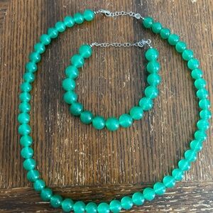 Elegant Green Jade Statement Necklace and Bracelet Set